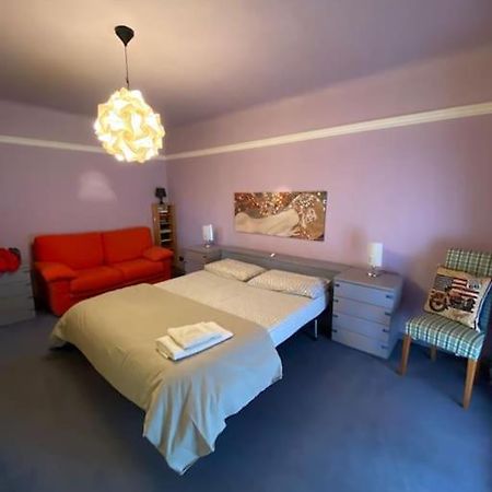 Appartamento Rainbow House Intra Esterno foto