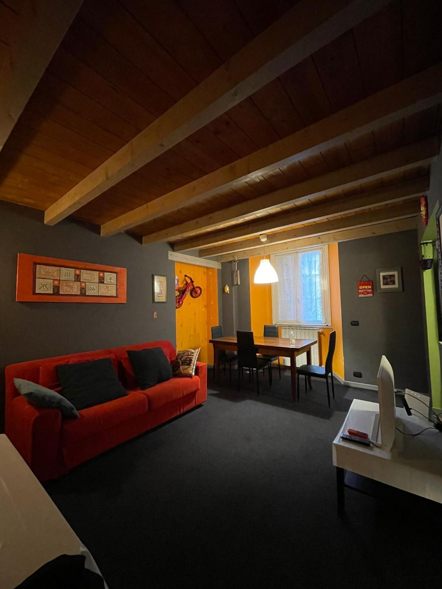 Appartamento Rainbow House Intra Esterno foto